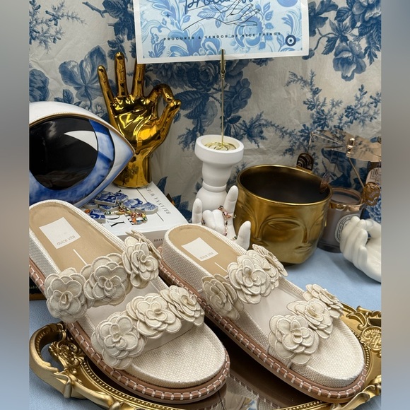 🆕 DOLCE VITA 🧿 NWOB Sherla White Raffia Floral Applique Slide Sandals, Sz 7 - Picture 3 of 15
